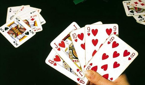 Các Biến Thể Poker Phổ Biến Trong Live Casino